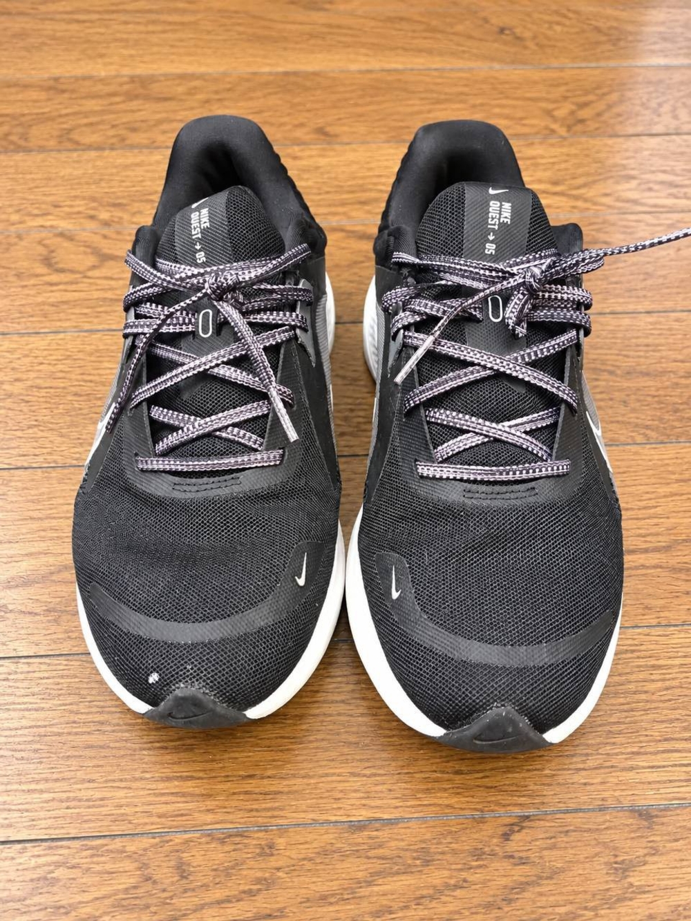 Nike Women's Black/White Running Shoes - Lightweight Support - Picture 2 of 4